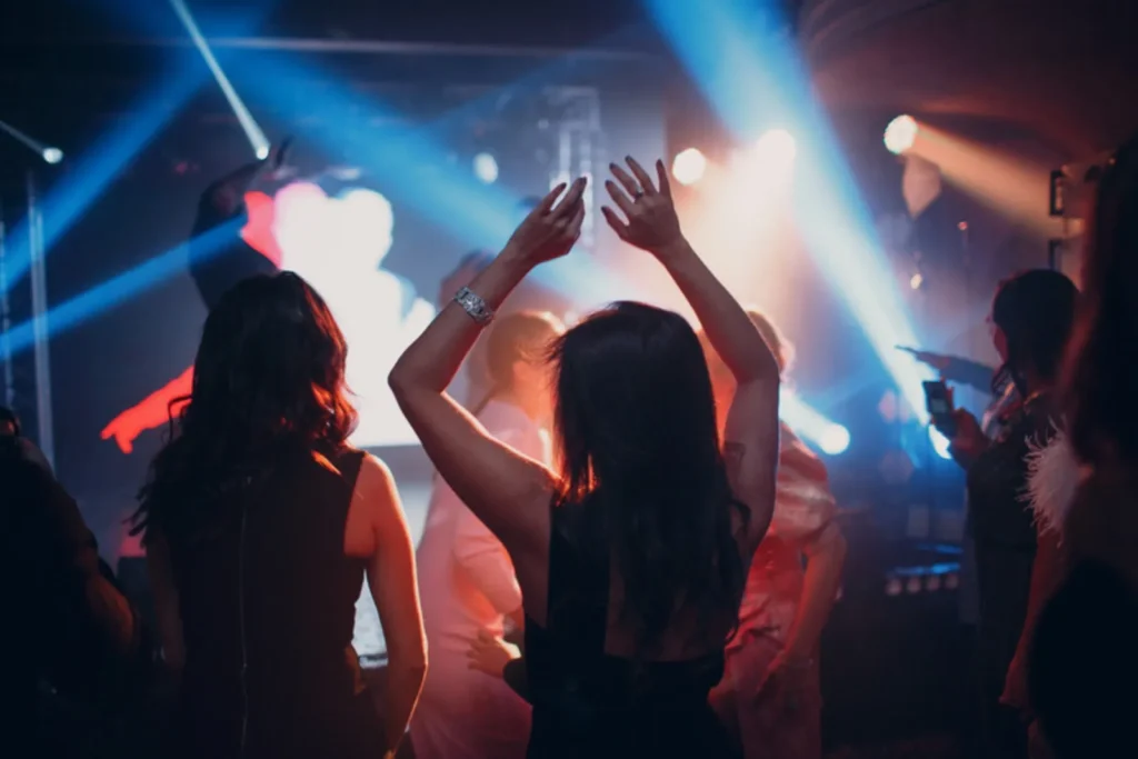 Noćni klub i žurka
